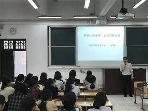 你在創(chuàng  )新創(chuàng  )業(yè)方面對學(xué)院的建議
