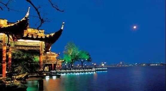 西湖十景介紹，西湖十景名稱(chēng)有什么含義和來(lái)歷？雙峰插云為什么看不到了？圖5