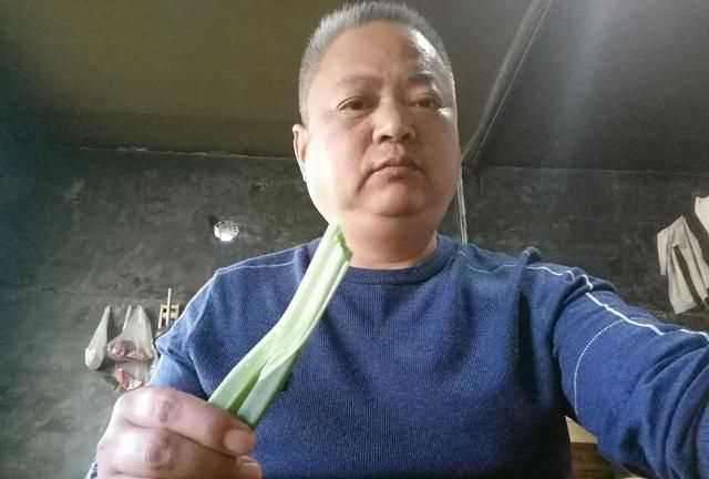 胡蘿卜能不能生著(zhù)吃，生吃山芋，生吃胡蘿卜，還有哪些蔬菜可以生吃呢？圖2