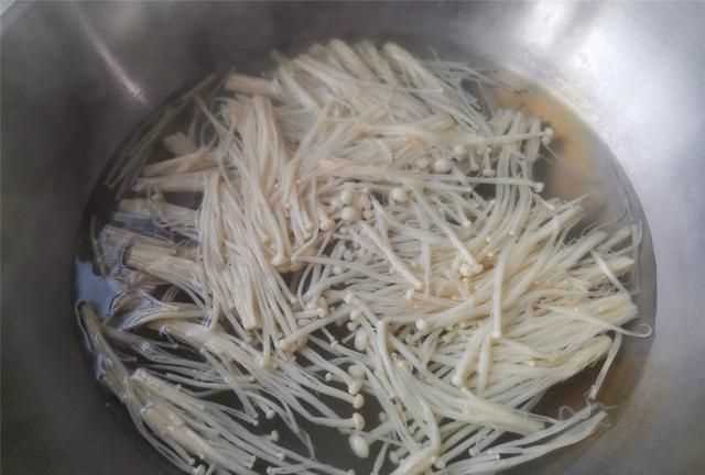 炒包菜絲怎么做好吃，口感極佳的清炒包菜絲怎么做好吃又簡(jiǎn)單？圖5