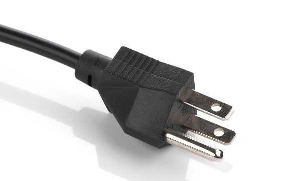 插頭上的兩個小孔有什么作用,電器插頭掉水里還能用嗎圖2