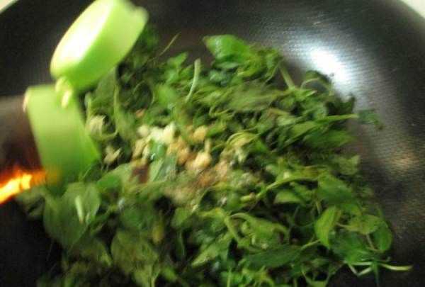 黃瓜荊芥怎么調(diào),完美的黃瓜變蛋拌荊芥怎么做好吃又簡單圖9