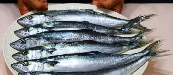 燉鯽魚(yú)能放料酒,燉魚(yú)時(shí)為了避免腥味圖2