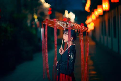 描寫(xiě)冬夜月色的唯美詩(shī)句,描寫(xiě)月色迷人的詩(shī)句,描寫(xiě)月色的詩(shī)句古詩(shī)