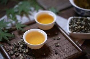 關(guān)于描寫(xiě)喝茶環(huán)境的詩(shī)句