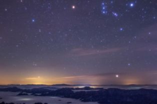描寫(xiě)夜晚天空的詩(shī)句,描寫(xiě)夜晚天空的詩(shī)句古詩(shī),描述夜晚天空美景詩(shī)句