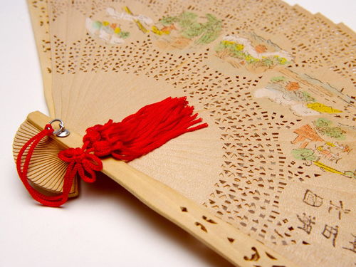 關(guān)于畫(huà)扇子的詩(shī)句