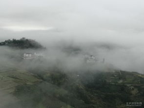 關(guān)于有山有霧有村莊的詩(shī)句