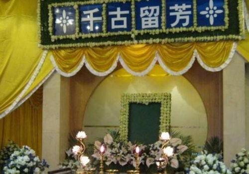 關(guān)于長(cháng)輩過(guò)世的詩(shī)句