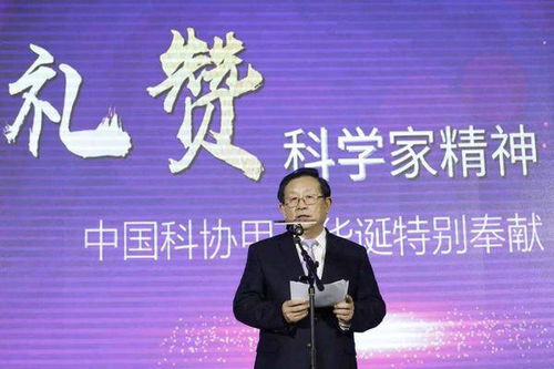 關(guān)于歌頌有奉獻精神的詩(shī)句