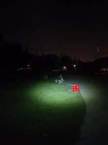 寫(xiě)安靜的夜晚的作文,校園最安靜的角落作文七年級,安靜的夜晚作文300字