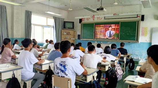 法治進(jìn)校園作文50字