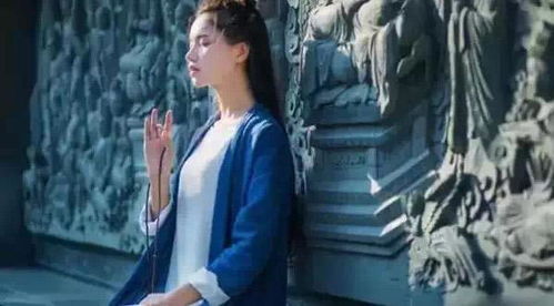 女人戴什么佛珠手串好,女人佛珠戴哪個(gè)手好,佛珠手串的注意事項