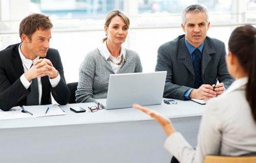 單招面試時，考官問你為什么喜歡電子商務(wù)這個專業(yè) 應(yīng)該怎么回答啊。。