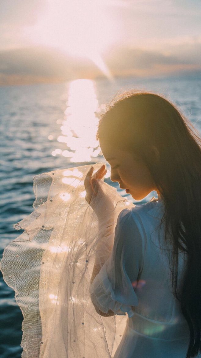 開始畏光，卻準(zhǔn)備迎接日照最長(zhǎng)的一日