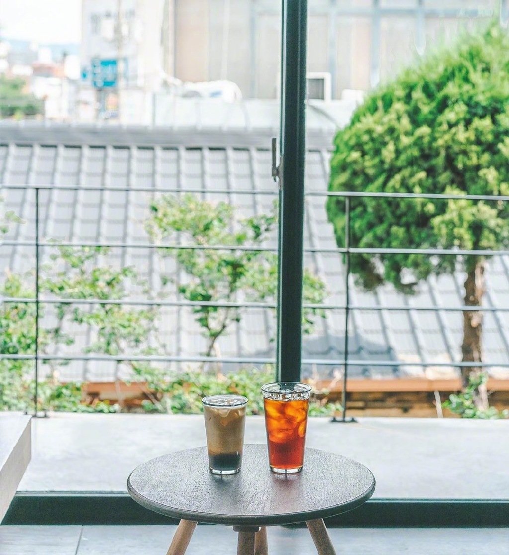 適合分享到朋友圈的一句話 沒事早點睡，有空多掙錢